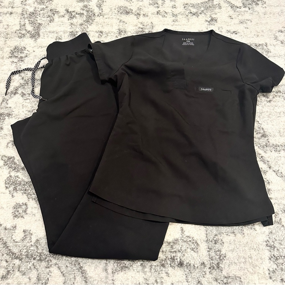 Jaanuu Black Scrub Set XXS